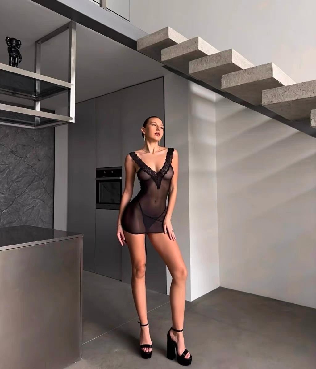 Vestido de Dormir Encaje Transparente con Conjunto de Lencería Sexy